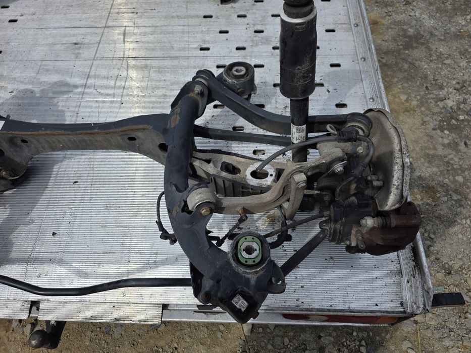 Wózek zawieszenie tył kompletne audi a4 b9 a5 8w 5f przód naped ośka