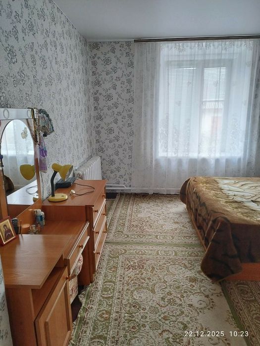Продається двох кімнатна квартира