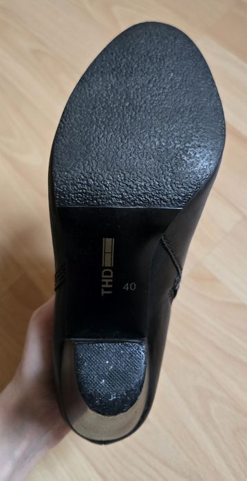 Czarne skórzane botki na słupku Tommy Hilfiger r. 40