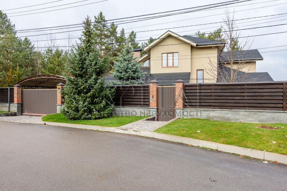 Пропонується в оренду двоповерховий затишний будинок в Гореничах 250м2