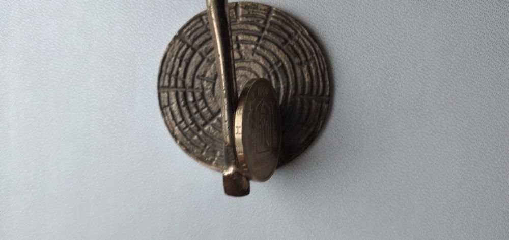 Монета України 1 грн  2001р