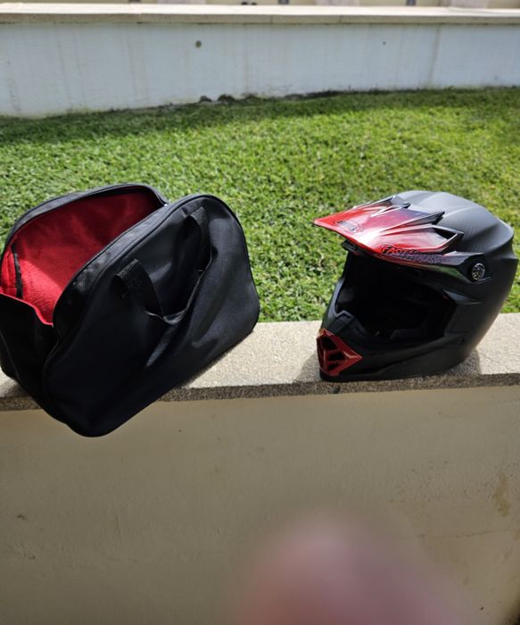 Capacete Bell Moto 9 Flex em carbono