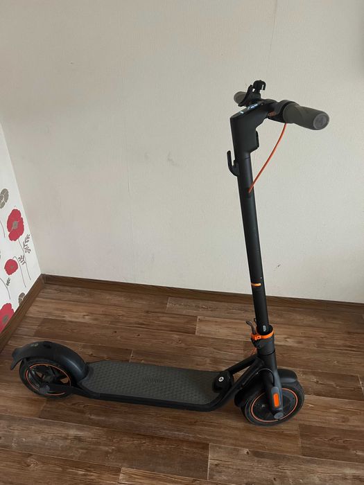 Електросамокат Segway-Ninebot