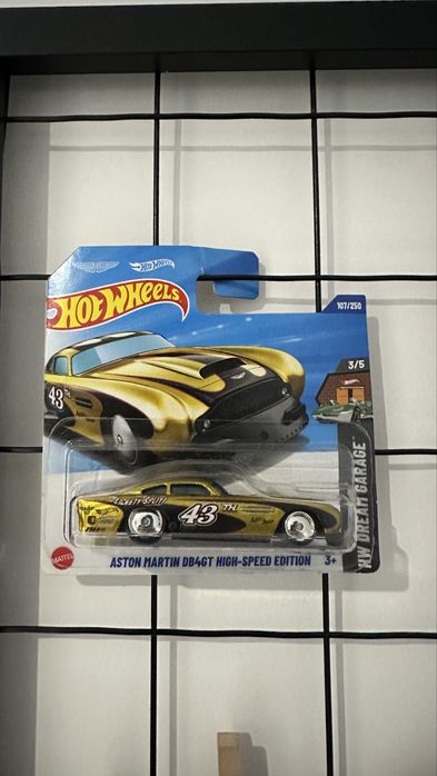 hot wheels aston martin STH