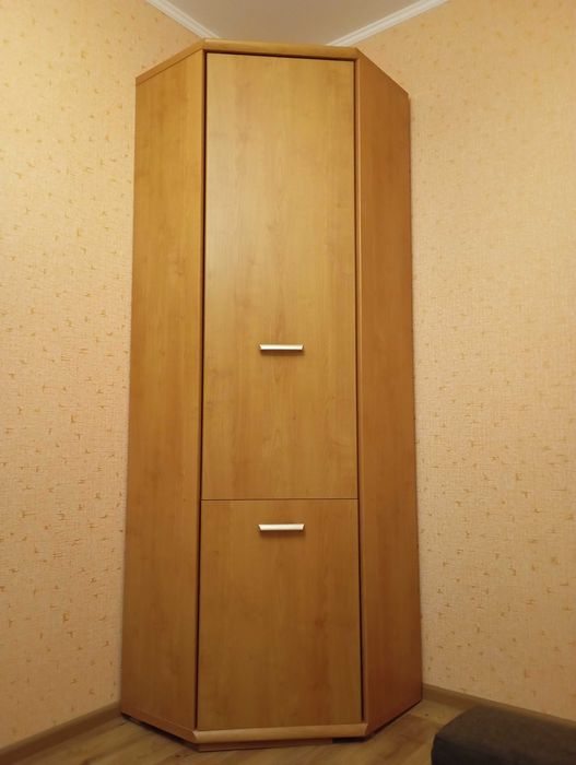 Продам угловой шкаф