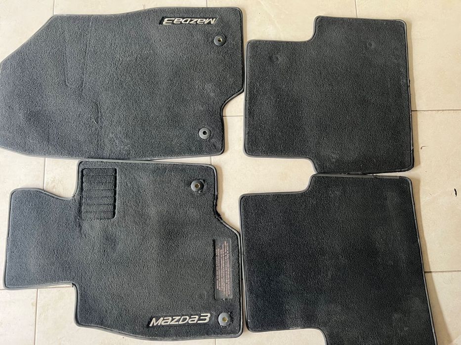 Продам килимки на Mazda 3