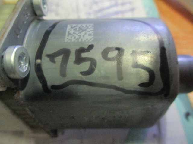 Motor vidro frente esquerdo MERCEDES-BENZ Classe C (W204)