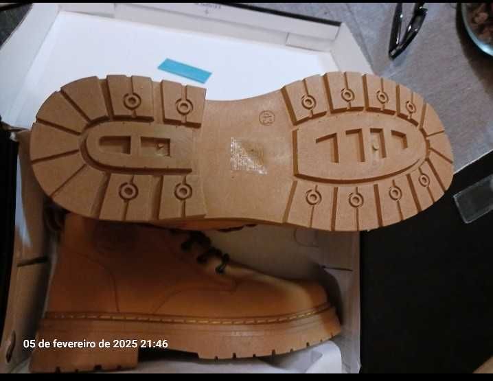 Botas 43 novas na caixa