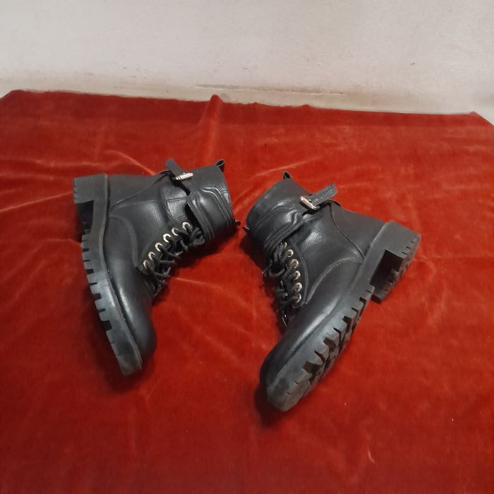 Vendo botas em cabedal para homam pretas n.41