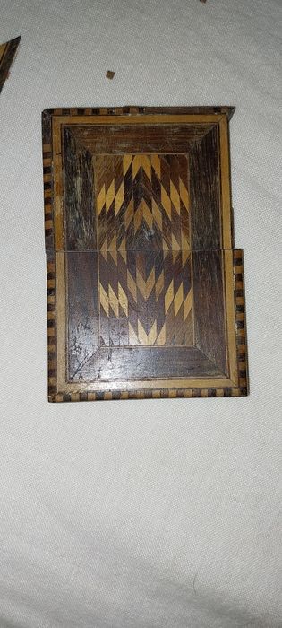 Caixa antiga em madeira para cartões de visita