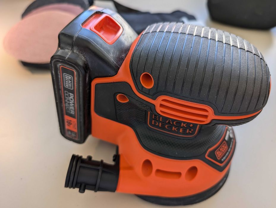 Black + Decker Battery powered Orbital Sander / Lixadora rotorbital