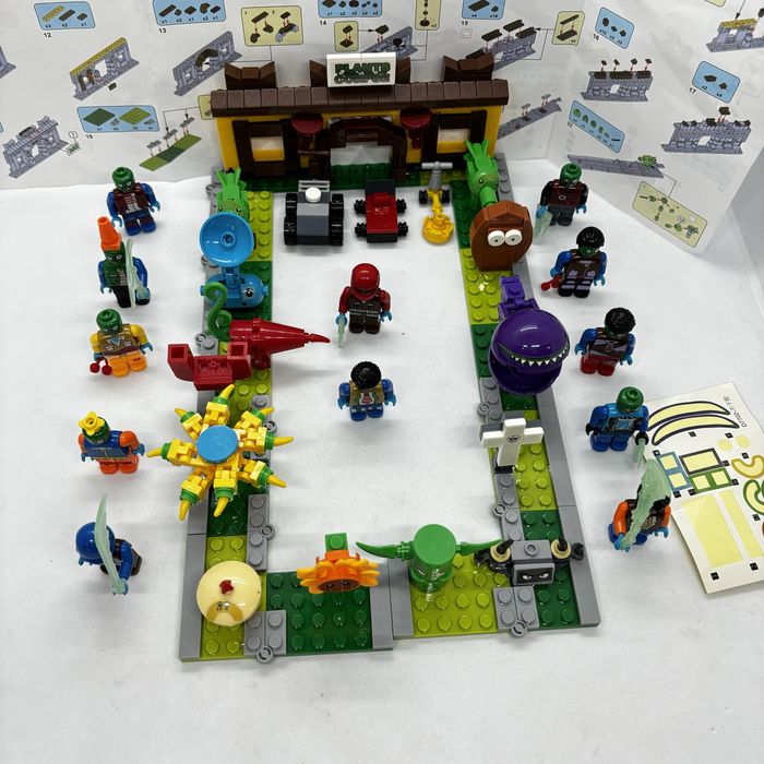 конструктор Зомбі проти рослин, 684 деталі Plants vs Zombie lego лего