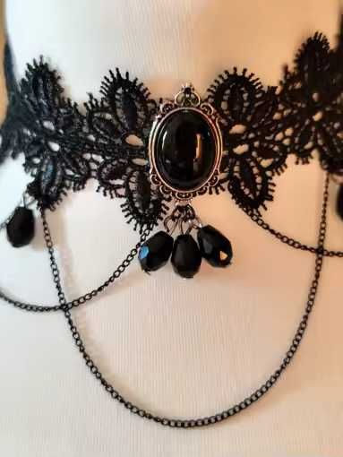Czarny, koronkowy naszyjnik Choker.