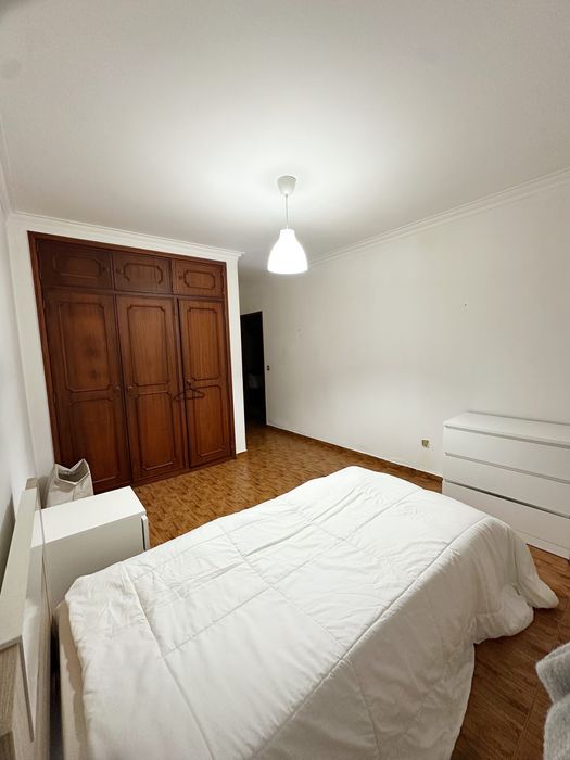 Aluga-se quarto em Carcavelos