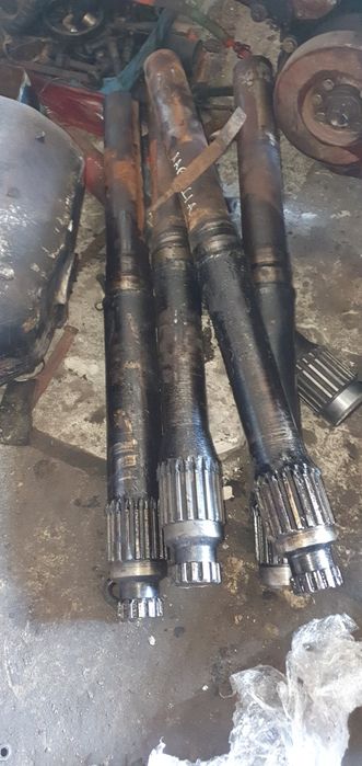 Продам полуось МТЗ. Чулки  шестерні сонячні циліндрички подшипнік гсв