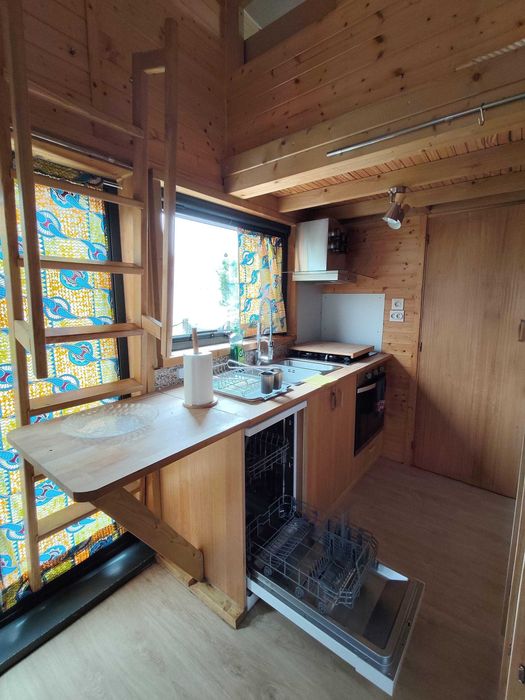 Tiny House on Wheels / Casa de Madeira Móvel com trailer