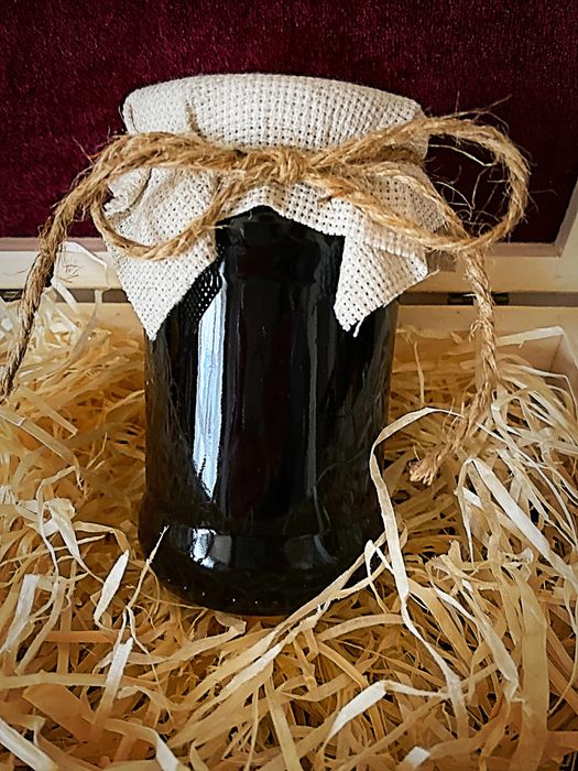 Білі гриби та ягоди