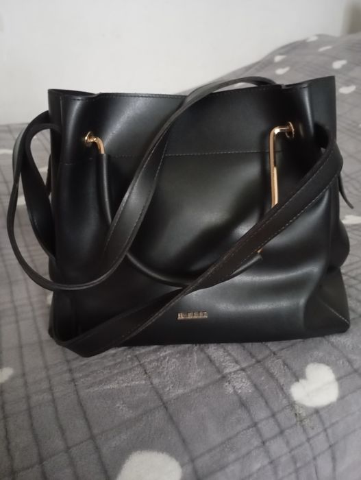 Сумка з еко шкіри. Чорна,вмістка.