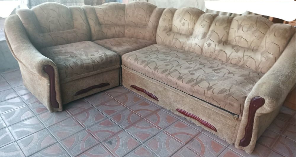 Мякий уголок в гарному стані