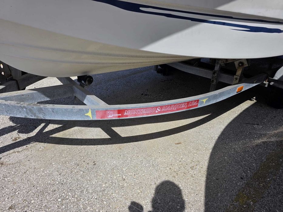 Barco Sirius 5 MT, lotação de 5 pessoas, com palamenta completa e GPS