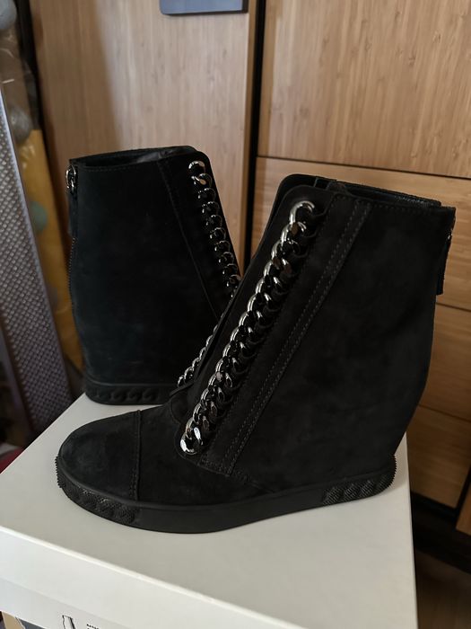 Casadei czarne zamszowe botki sneakersy koturny r 39