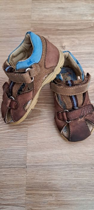 Buty dla chłopca sandały