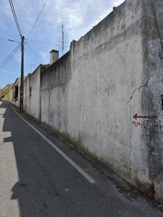 Vendo casa em ruina na soalheira, concelho de Loulé. Precisa de reconstrucao completa, tendo potencial para uma V2/V3