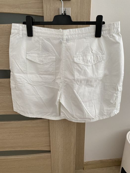 Szorty biale damskie z bawełny