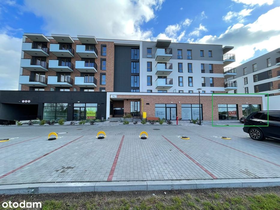 Lokal 90 m² na sprzedaż. Duży parking dla klientów!