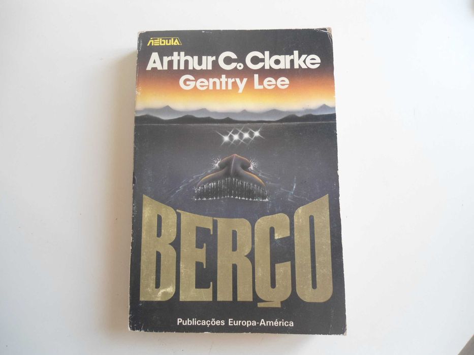 Berço de Arthur C. Clark e Gentry Lee (Nébula nº 35)