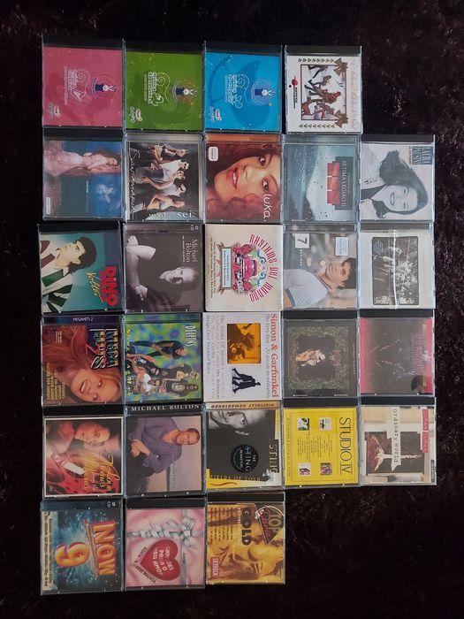 CD de música e VHS