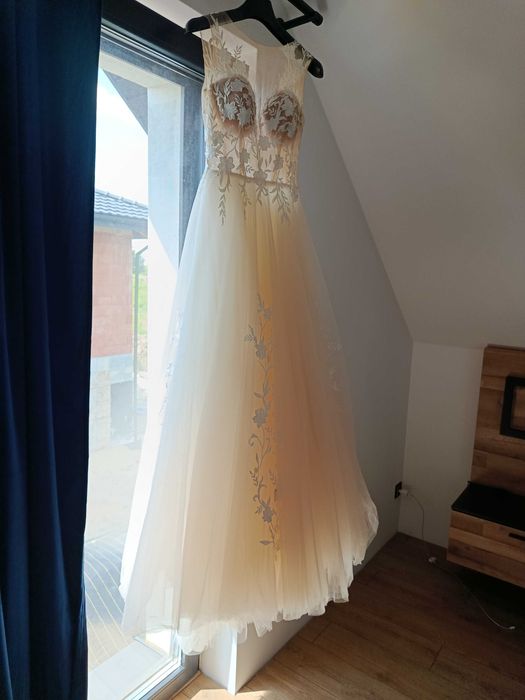 Suknia ślubna tiulowa z koronką + WELON GRATIS