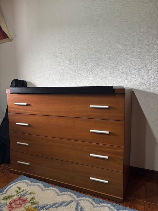 Conjunto de Quarto Completo em Madeira Maciça