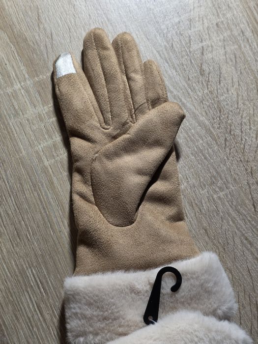 bezowe rękawiczki UGG