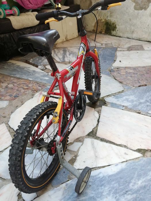 Bicicleta para criança semi nova