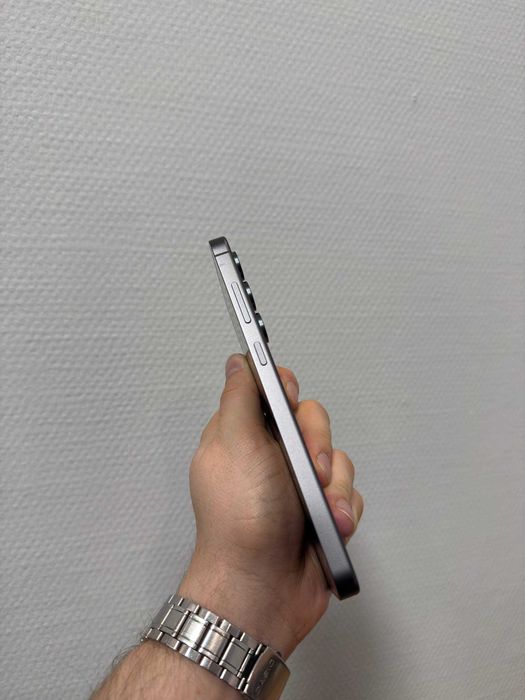 Продам Samsung Galaxy S24 FE 8/128GB Graphite