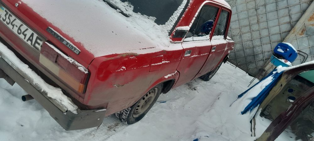 ваз 2107 продам.