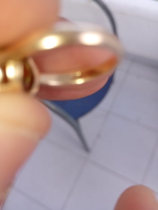 Anel em ouro de  peça muito bonita
