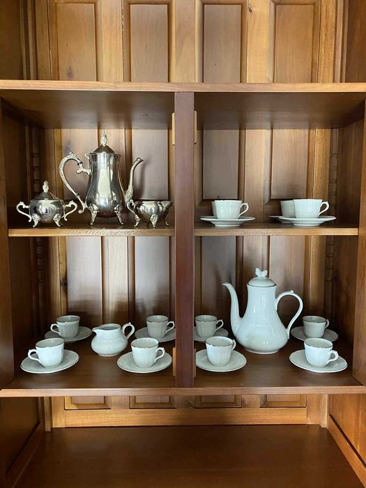 Armário de sala em cerejeira