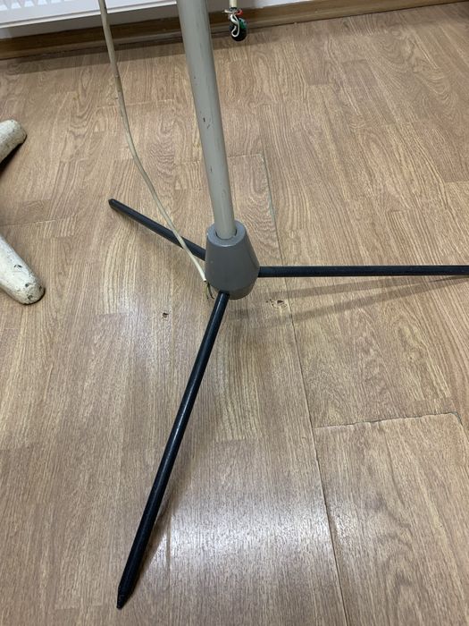 Statyw z lampą 150 cm