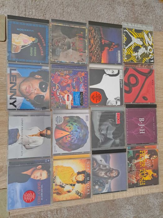 Cds  vários com muito pouco uso para desocupar