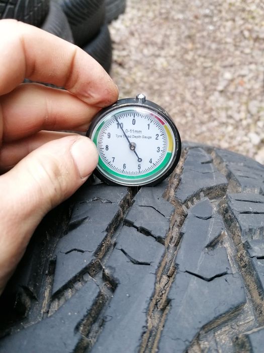 225/75/16 Nokian wielosezonowe