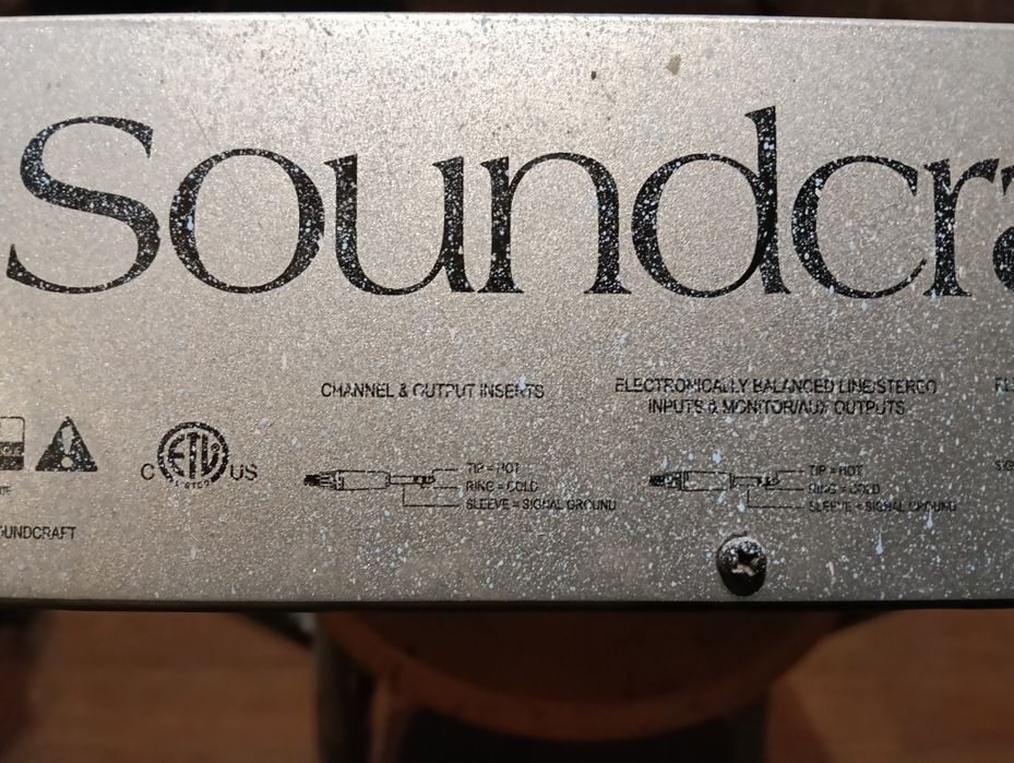 Soundcraft spirit e8