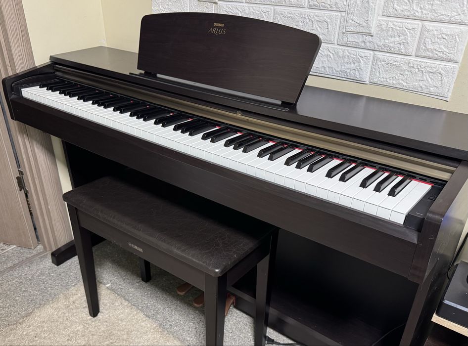 Цифрове піаніно Yamaha ARIUS YDP-161