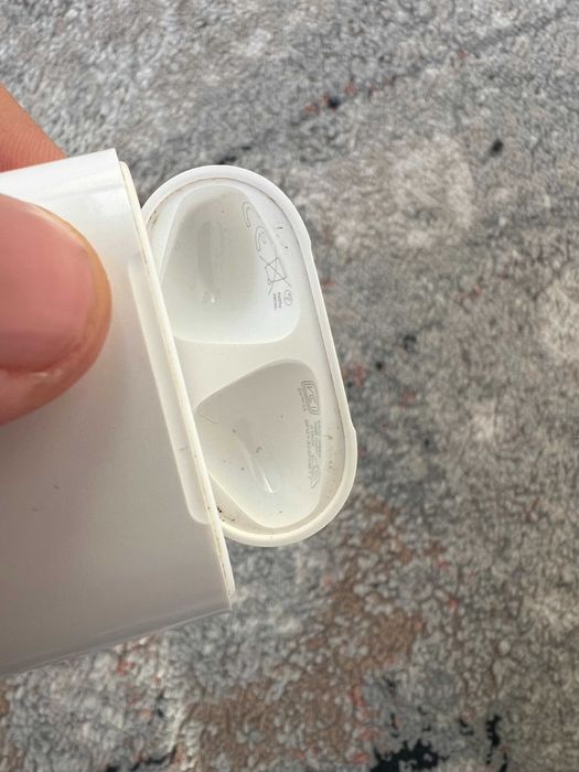 кейси для навушників Apple AirPods