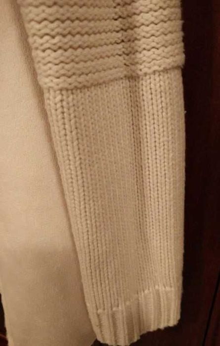 Casaco de malha beje