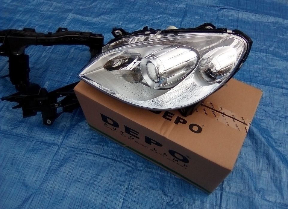 MERCEDES B KLASA W245 lampa przednia prawa nowa DEPO