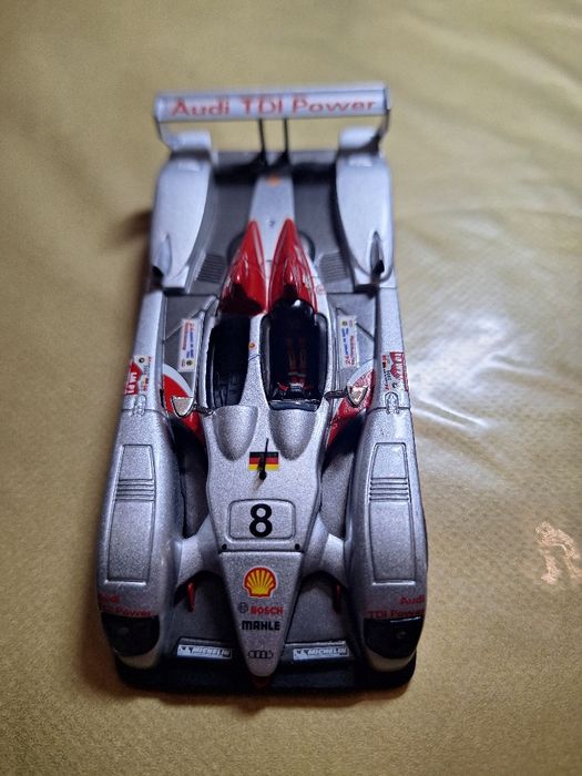 Miniatura Audi R10 1:43