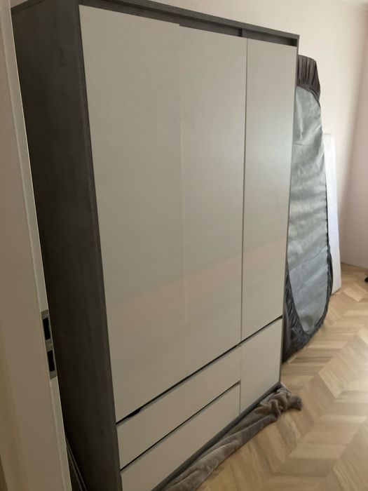Sprzedam szafę bialy - imitacja betonu