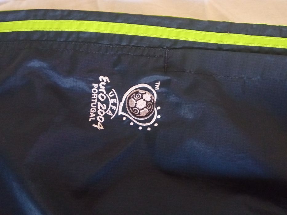 Bermudas oficiais euro 2004